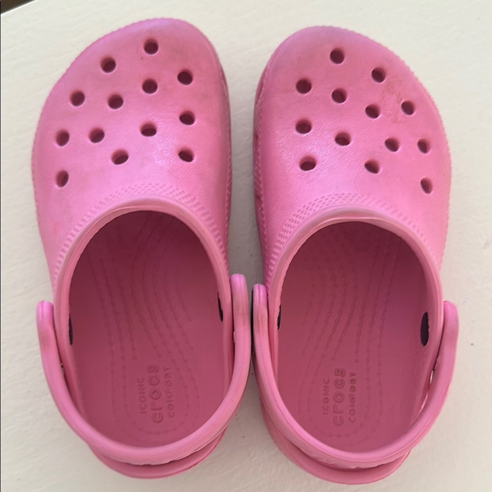 CROCS Pink Slippers with Perforated Design and Rotating Heel Strap - Picture 3 of 6